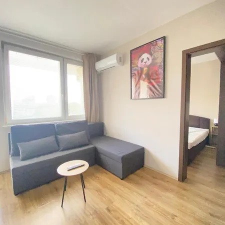 Apartment Nivy Balcony Next To Bus Station Bratislava